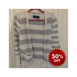 50% off bundles! American eagle cardigan